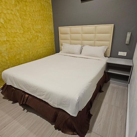 Fortune Hotel Джохор-Бару Экстерьер фото