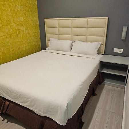Fortune Hotel Джохор-Бару Экстерьер фото